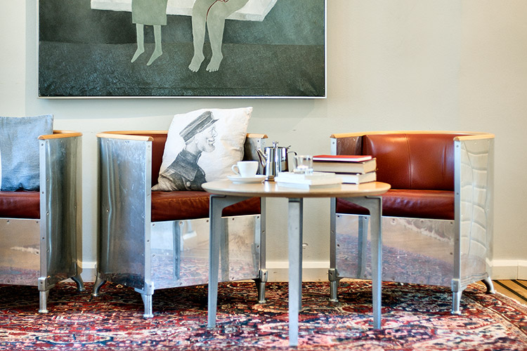 Grupp av fotöljer på Långholmen Konferens