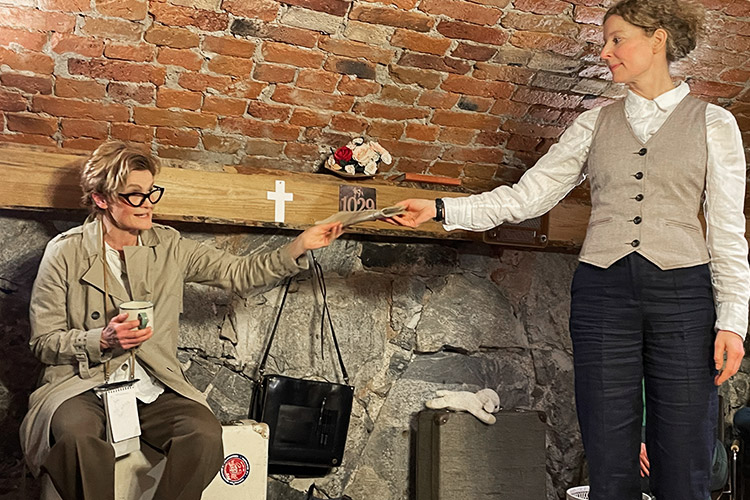 Teater om journalisten Barbro Bang Alving